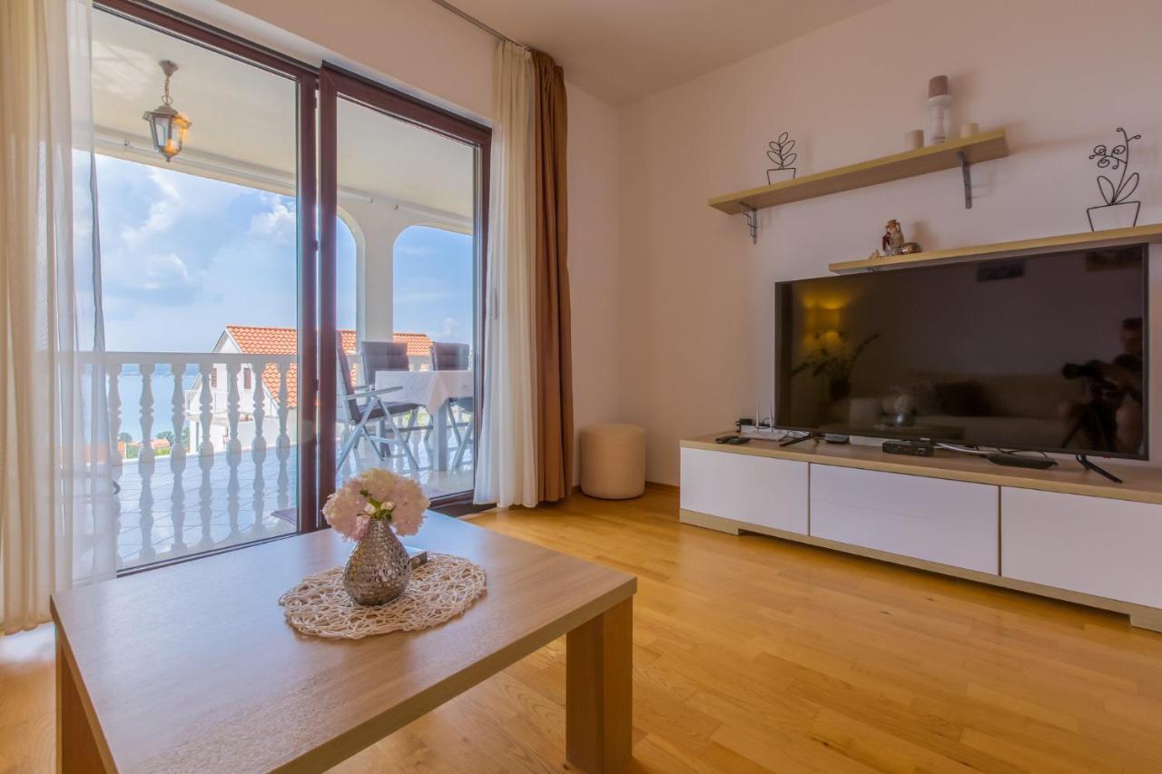 Amila Lägenhet Crikvenica Exteriör bild